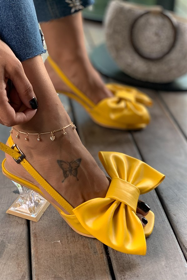 Queen Sarı Şeffaf Topuk Sandalet