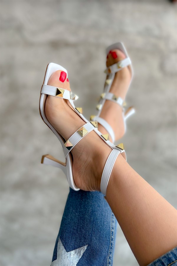 Wild White Leather Sandals With Metal Accessories